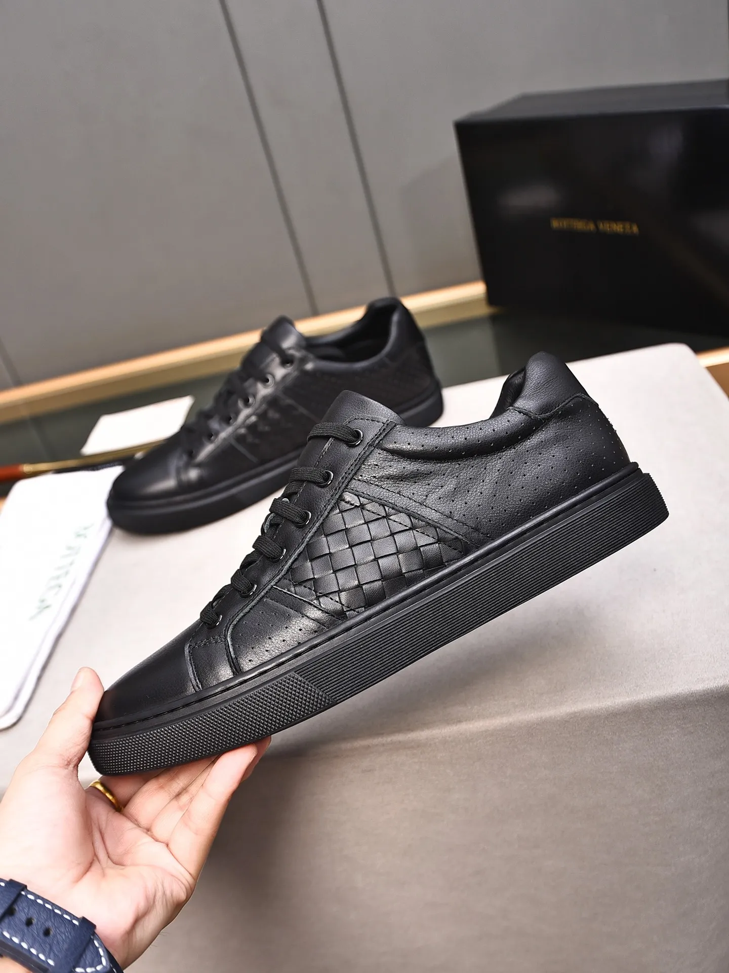Men's shoes 💰480 [Lace-up series] BOTTEG* VENET* - high-end boutique Size: 38-44 (45 customized) BV new product, first-layer cowhide artificially woven classic style and contemporary fashion temperament harmoniously blend, rubber soles are light and flexible, water-dyed cowhide pads! [Taobao, Tmall, and live streaming are the first choices]